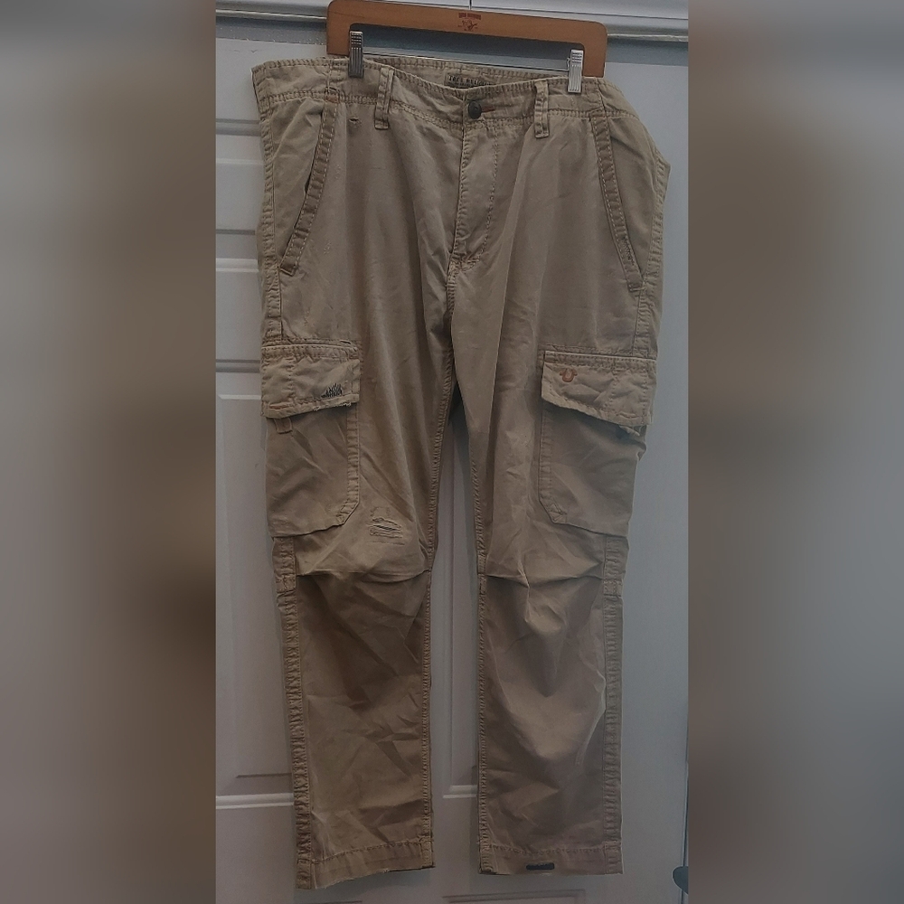 TRUE RELIGION MEN'S COTTON TAN KHAKI DESTROYED TROOPER CARGO PANT SIZE 42 X 31